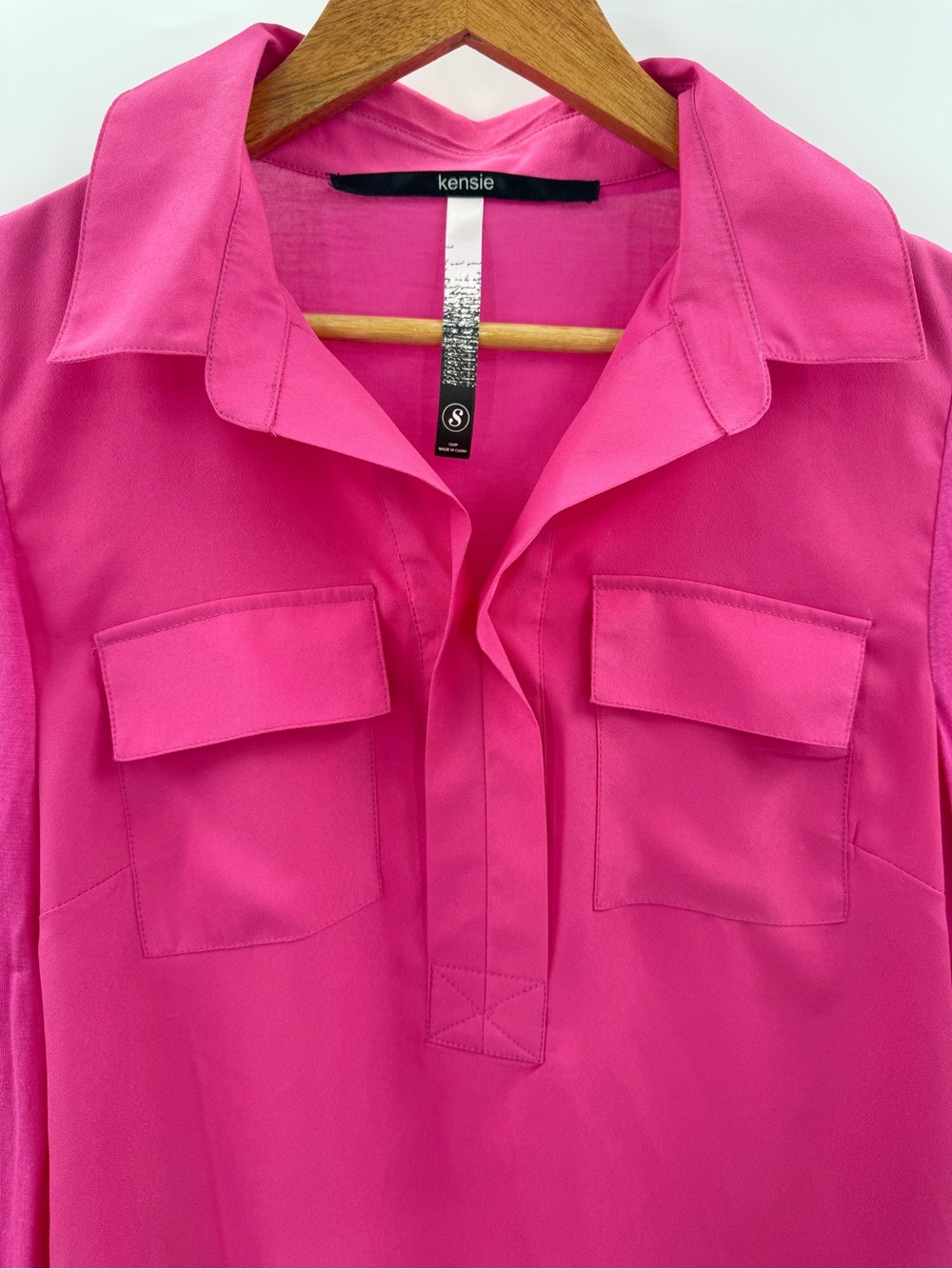 NWT Kensie Long Roll Tab Sleeve Pull Over V-Neck Blouse Lightweight Hot Pink S - Picture 3 of 11